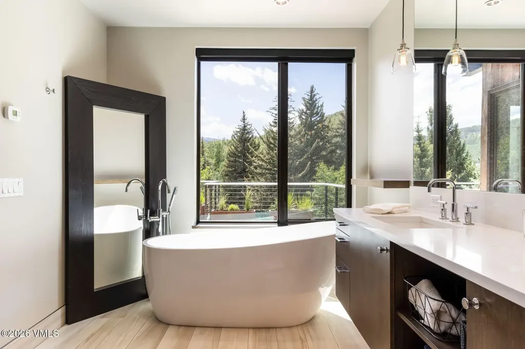 2440 Chamonix Lane Vail CO 81657
