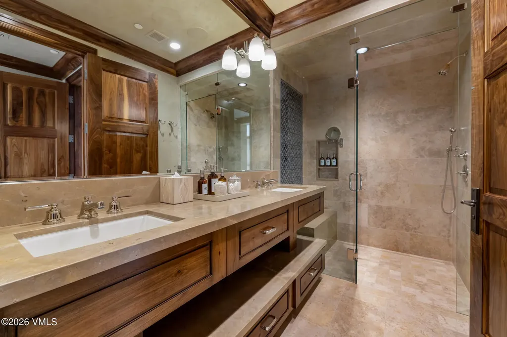 1000 Spraddle Creek Road Vail CO 81657
