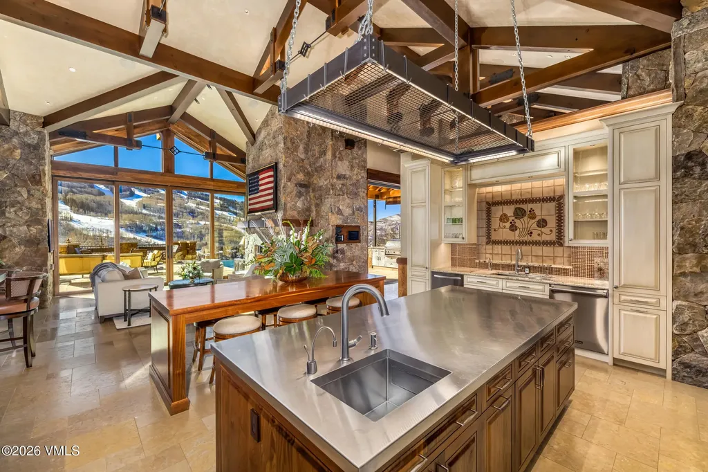 1000 Spraddle Creek Road Vail CO 81657