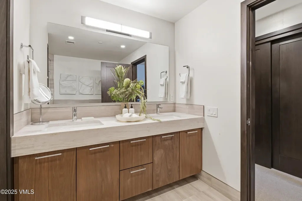 701 W Lionshead Vail CO 81657