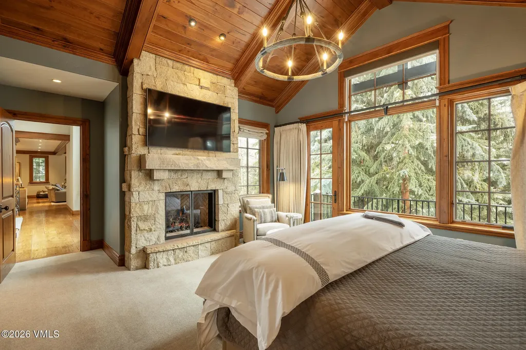 325 Forest Road Vail CO 81657