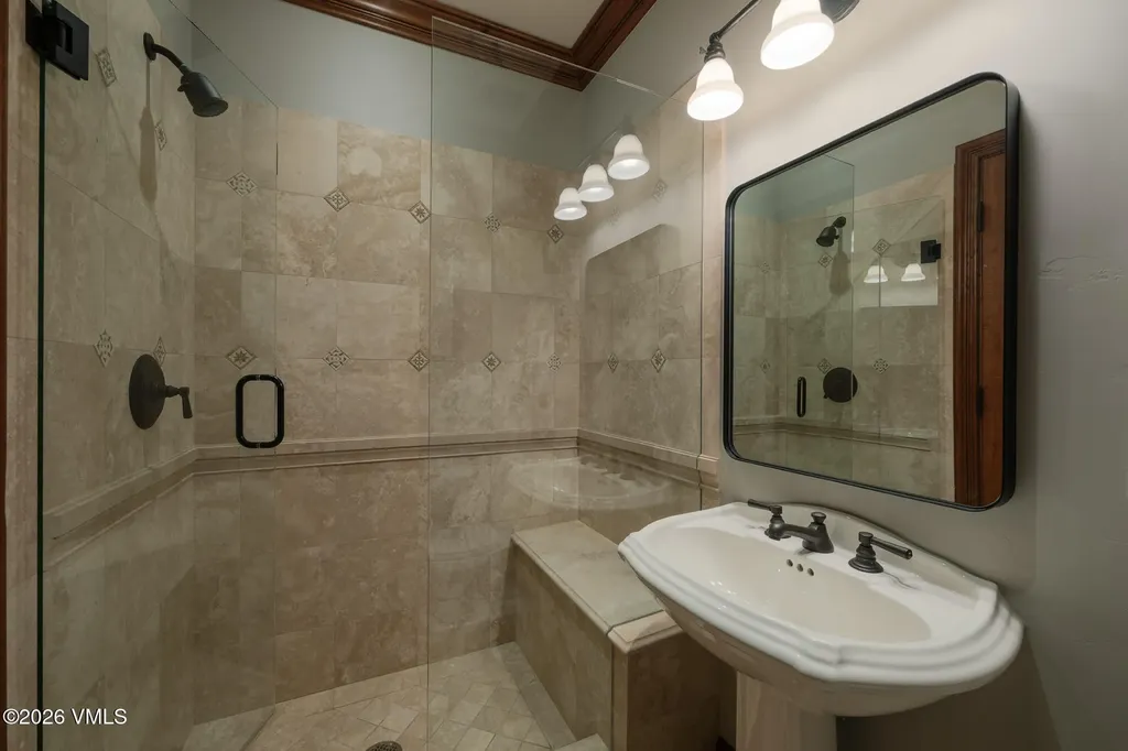 325 Forest Road Vail CO 81657