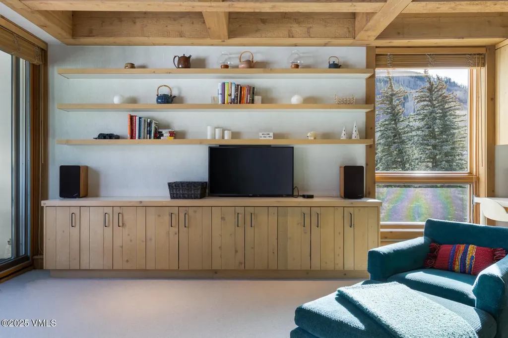 450 E Lionshead Circle Vail CO 81657