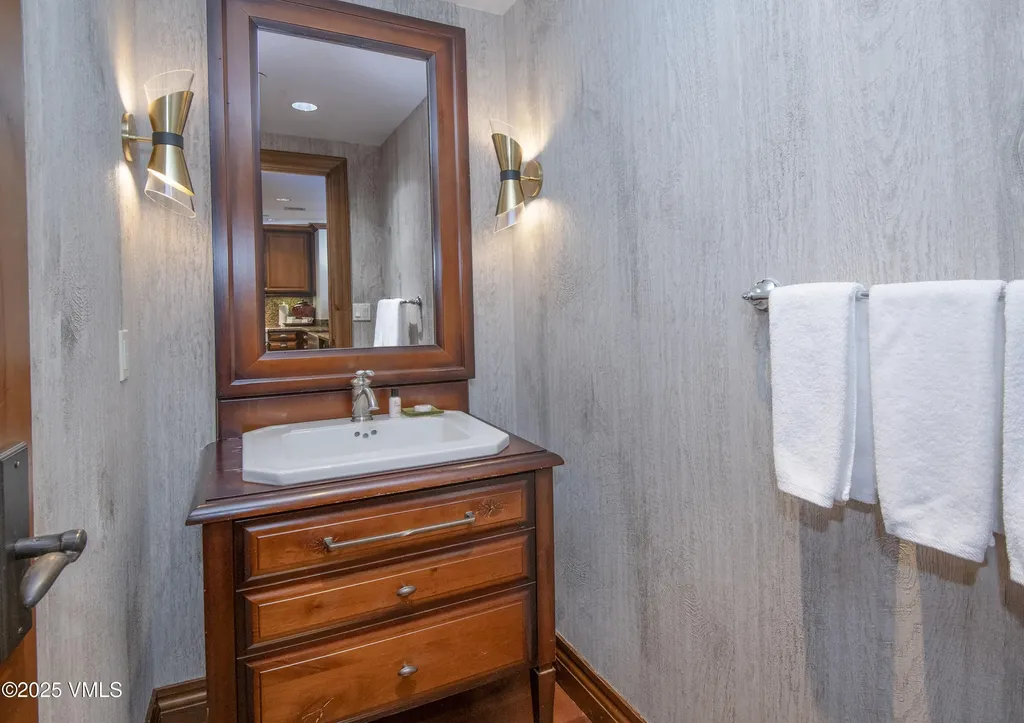 100 E Thomas Place Beaver Creek CO 81620