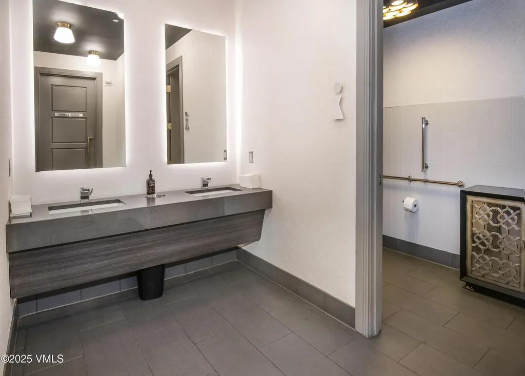 141 E Meadow Drive Vail CO 81657