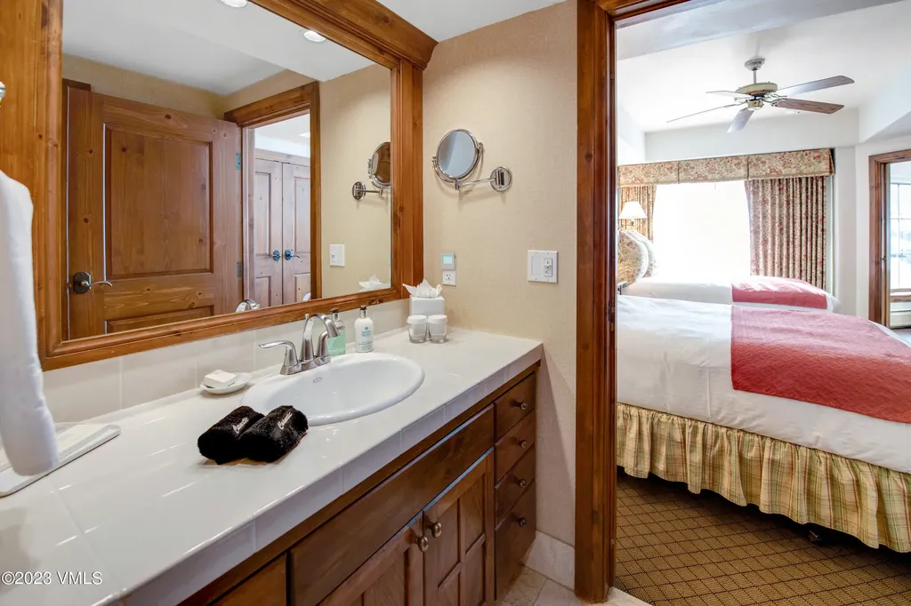 242 E Meadow Drive Vail CO 81657