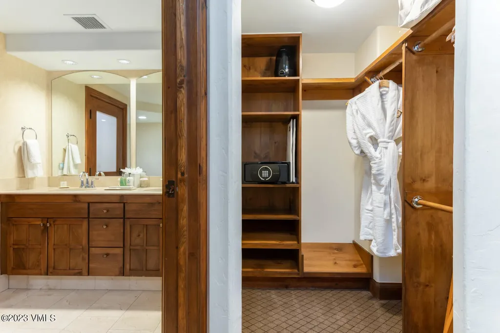 242 E Meadow Drive Vail CO 81657