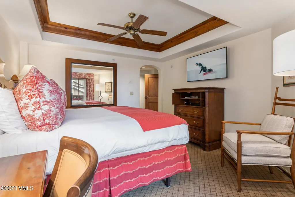 242 E Meadow Drive Vail CO 81657