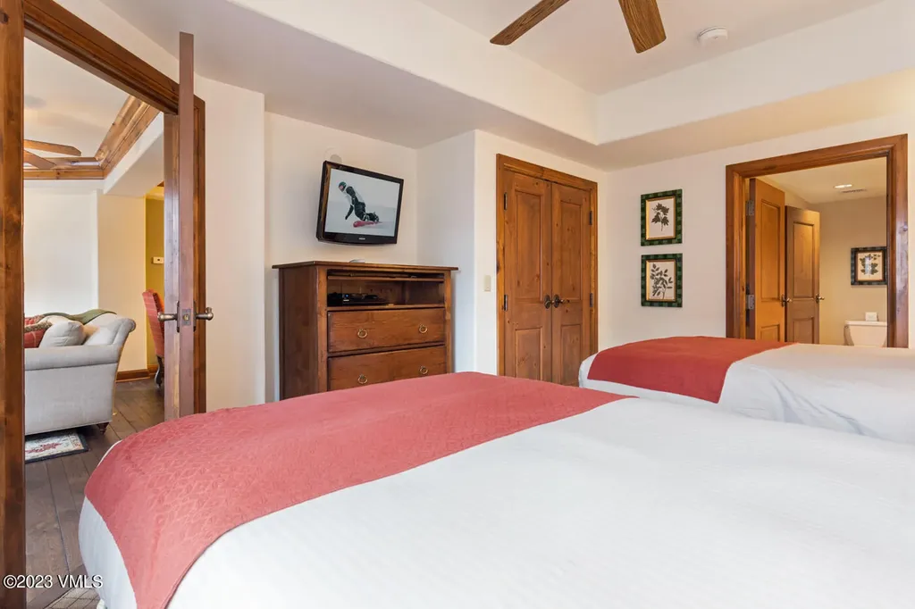 242 E Meadow Drive Vail CO 81657