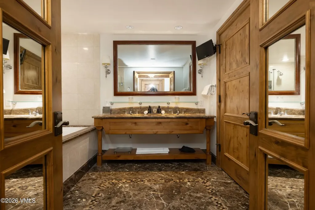 675 Lionshead Place Vail CO 81657