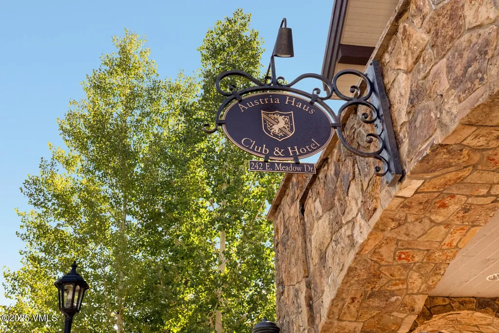 242 E Meadow Drive Vail CO 81657