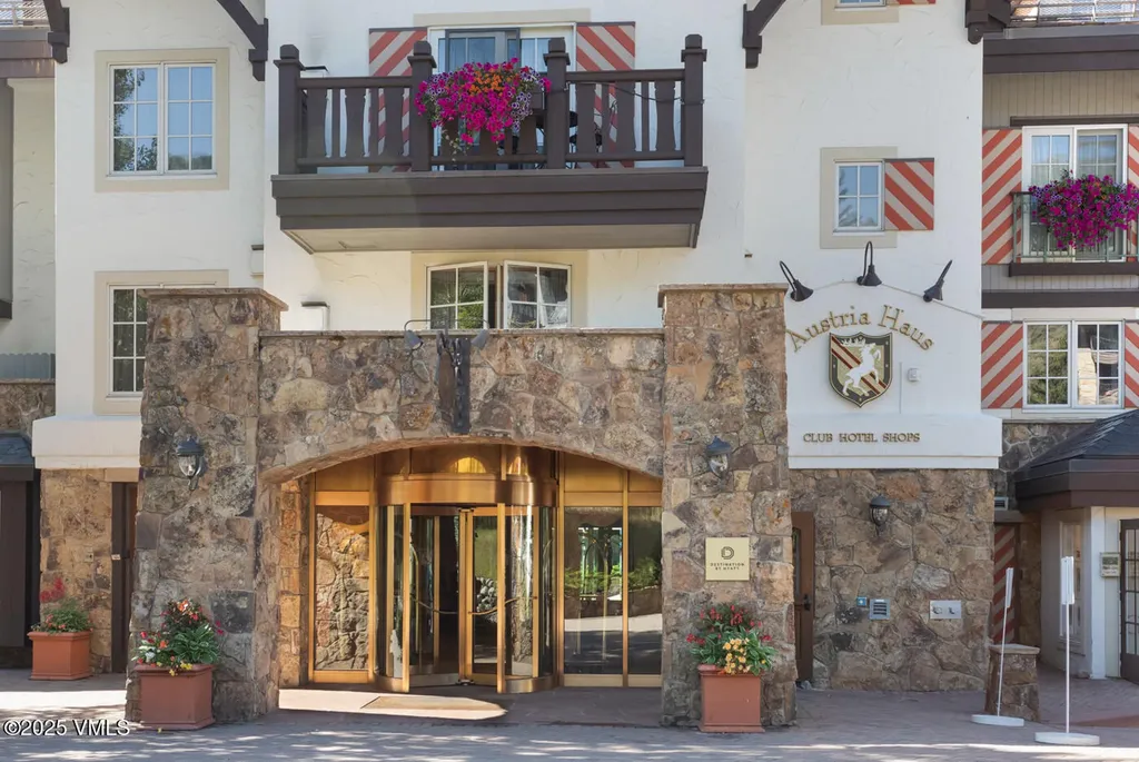 242 E Meadow Drive Vail CO 81657