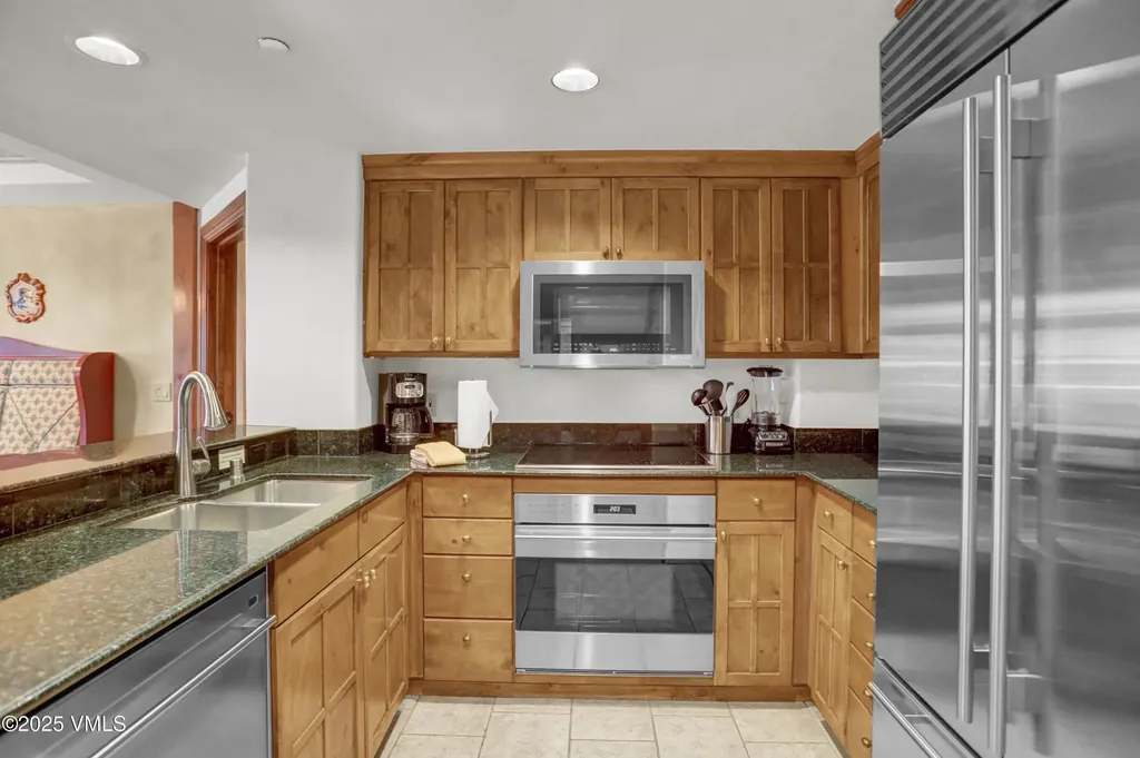 242 E Meadow Drive Vail CO 81657
