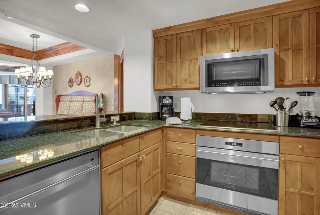 242 E Meadow Drive Vail CO 81657
