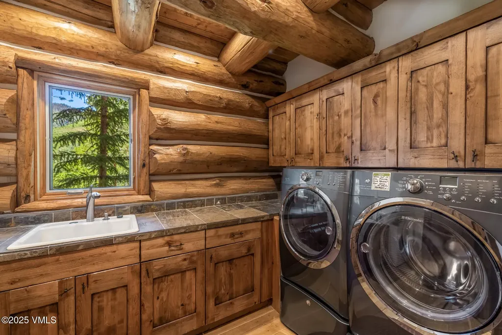 1452 Buffehr Creek Road Vail CO 81657