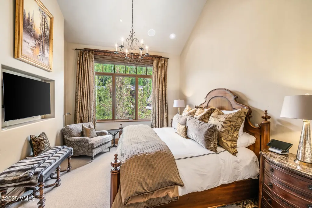 825 Forest Road Vail CO 81657