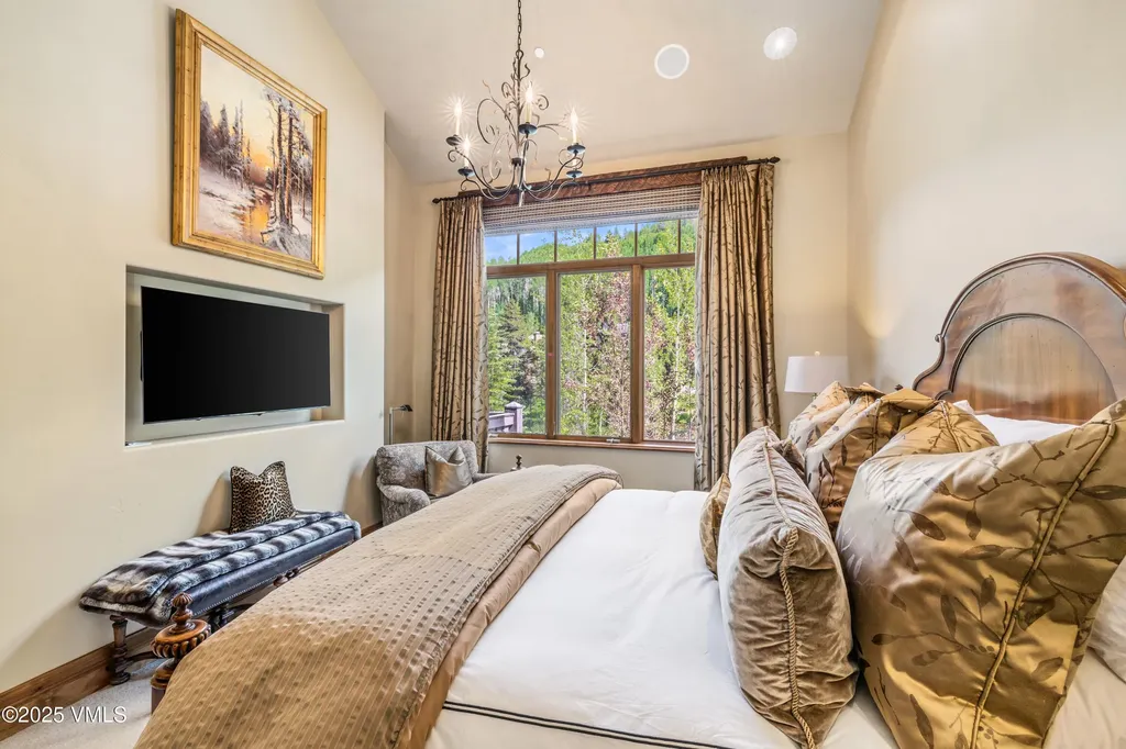 825 Forest Road Vail CO 81657