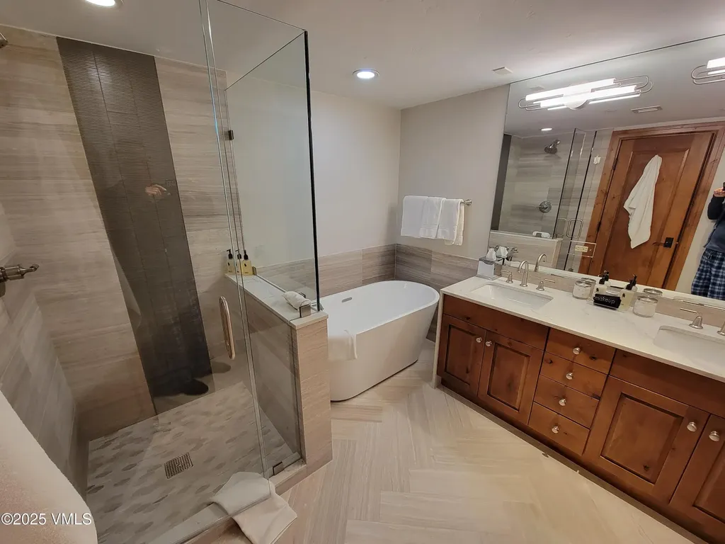 352 E Meadow Drive Vail CO 81657