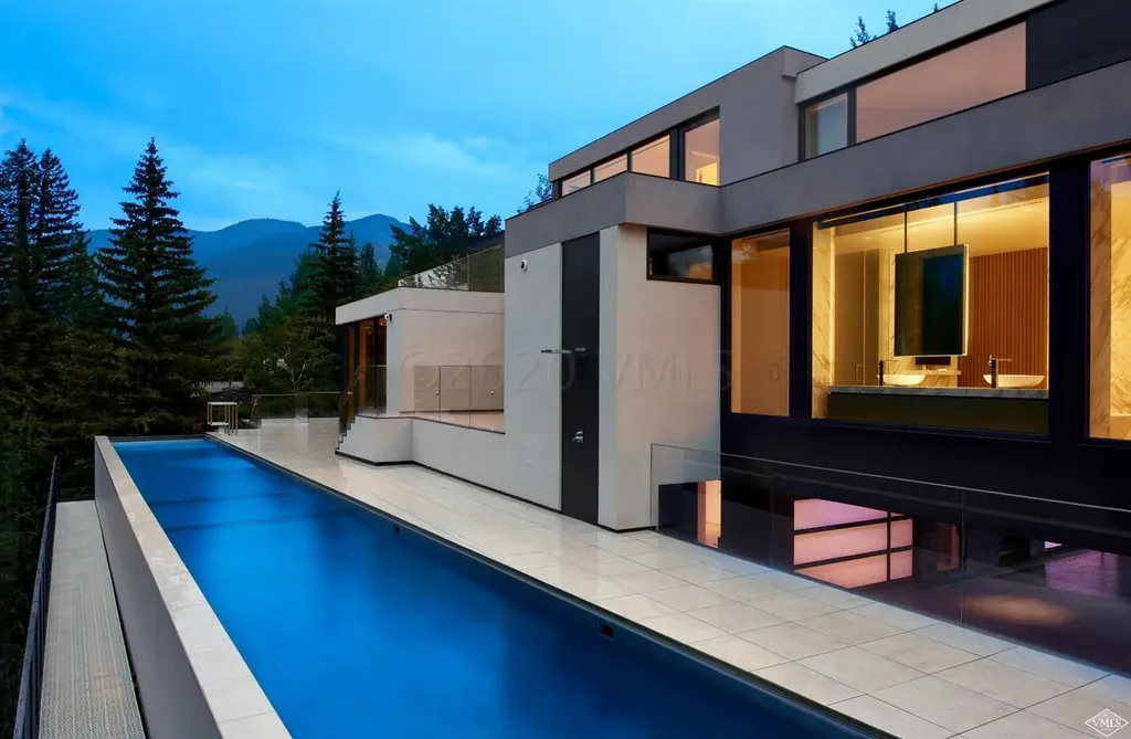 165 Forest Road Vail CO 81657