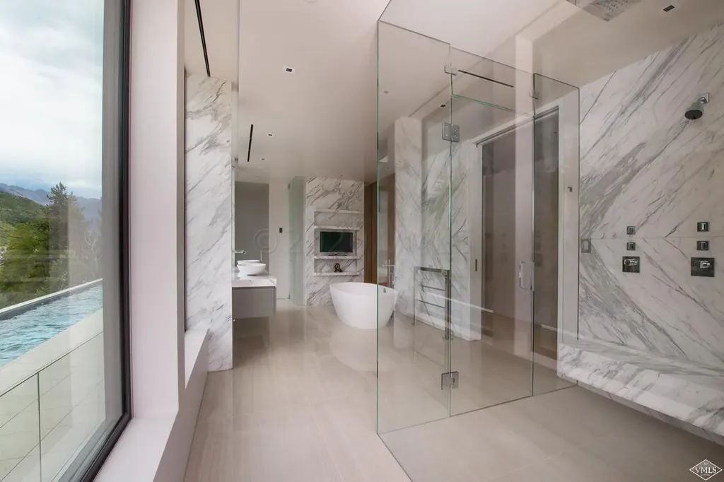 165 Forest Road Vail CO 81657