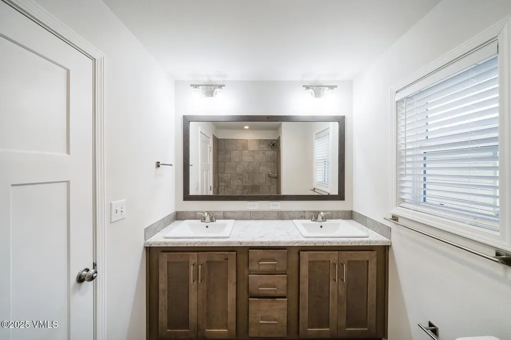 30 Buffalo Circle Gypsum CO 81637