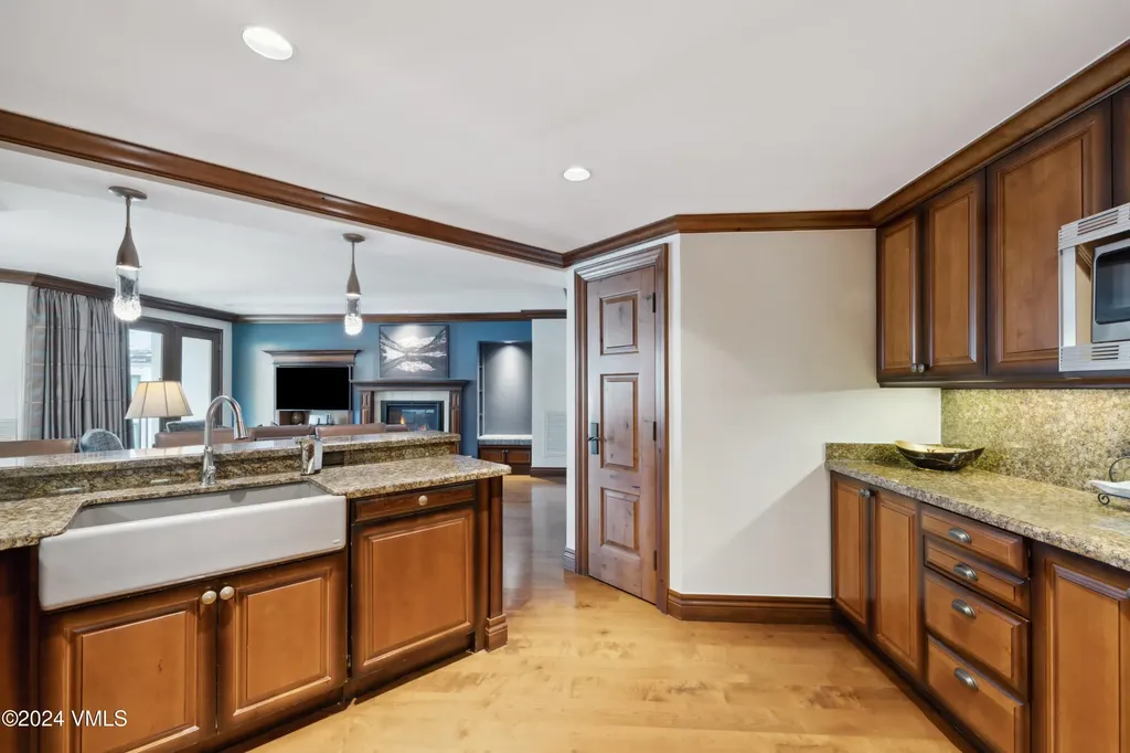 100 E Thomas Place Beaver Creek CO 81620