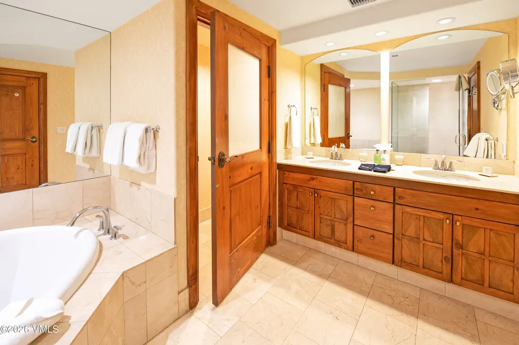 242 E Meadow Drive Vail CO 81657