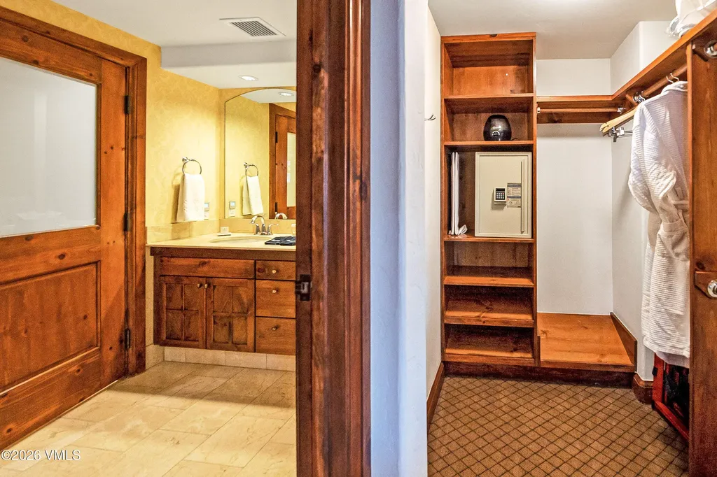 242 E Meadow Drive Vail CO 81657