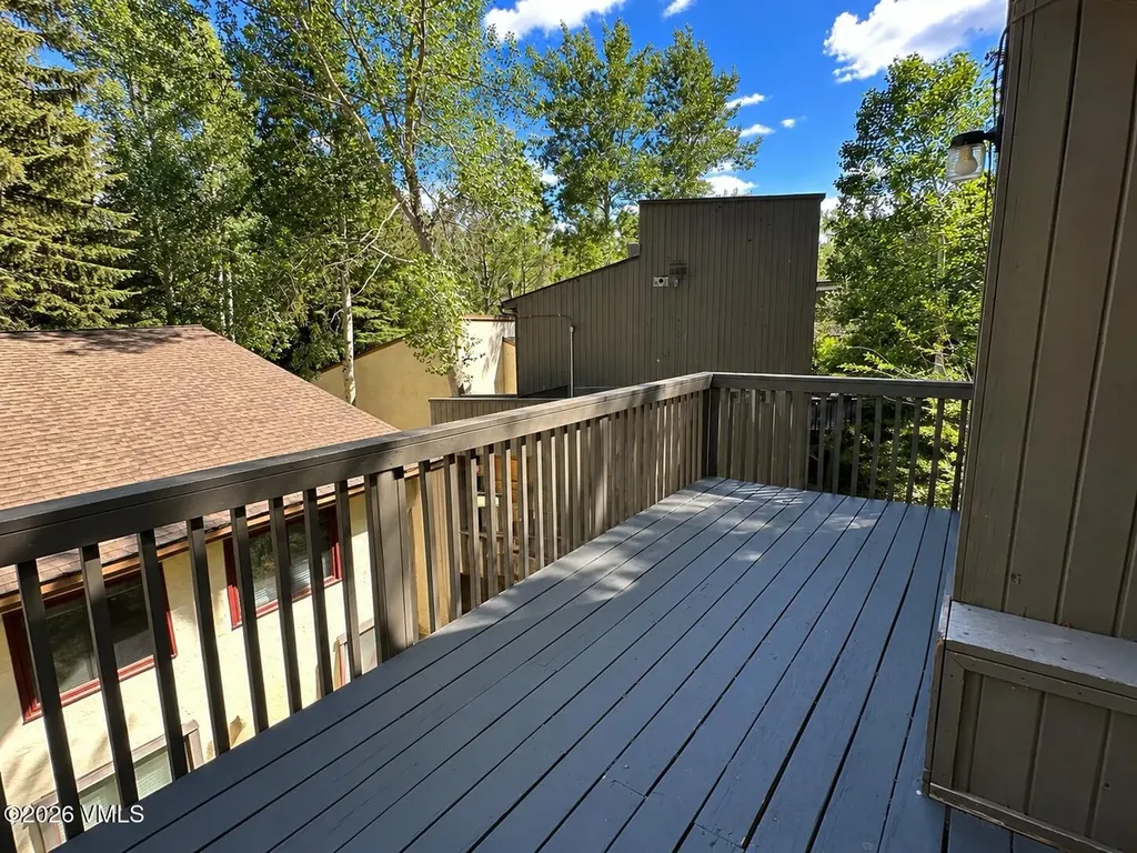 1490 Buffehr Creek Vail CO 81657