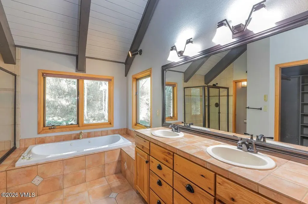 1410 Buffehr Creek Vail CO 81657