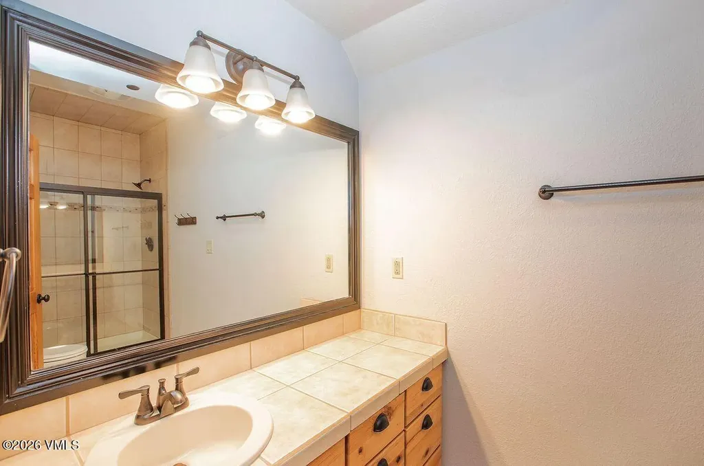 1410 Buffehr Creek Vail CO 81657