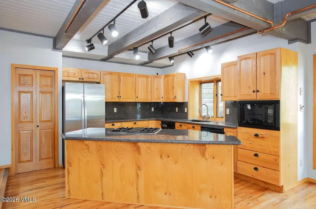 1410 Buffehr Creek Vail CO 81657