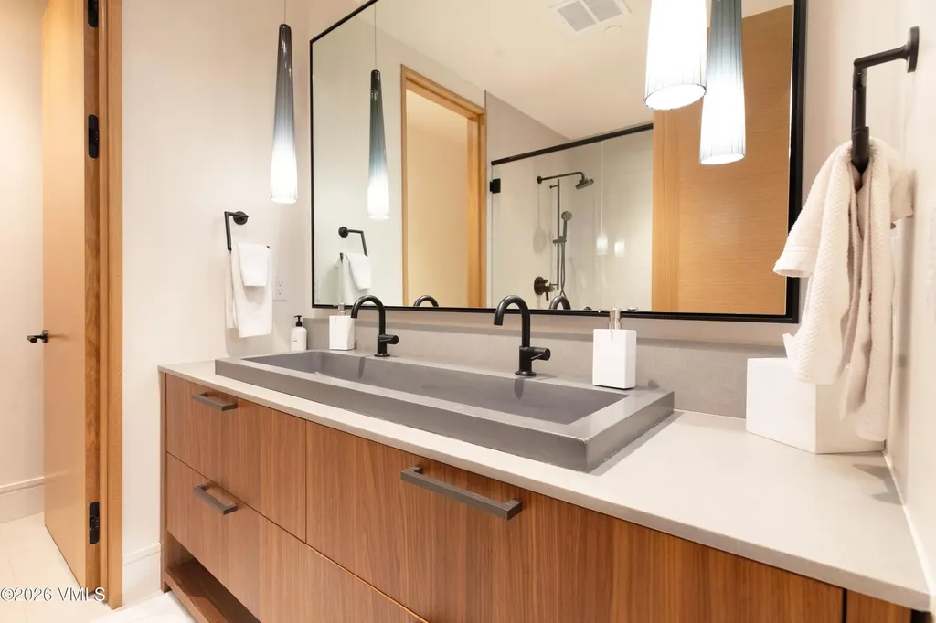 670 Forest Road Vail CO 81657