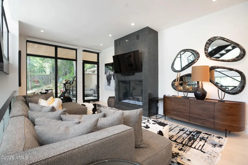670 Forest Road Vail CO 81657