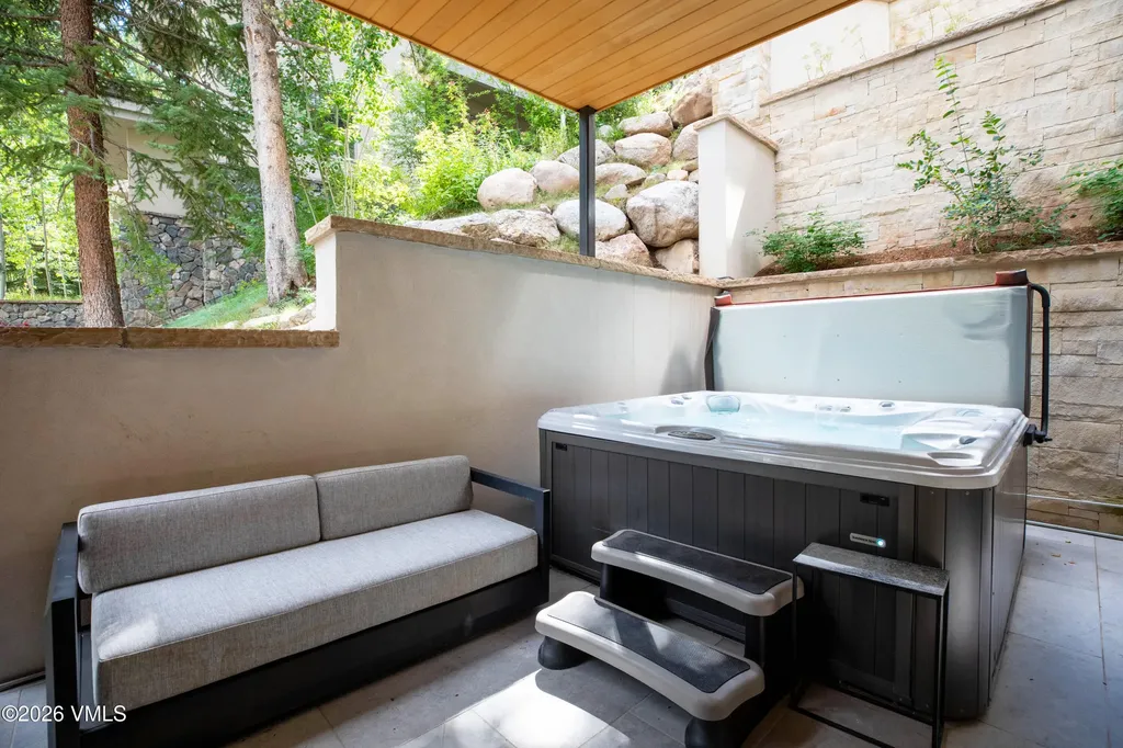 670 Forest Road Vail CO 81657