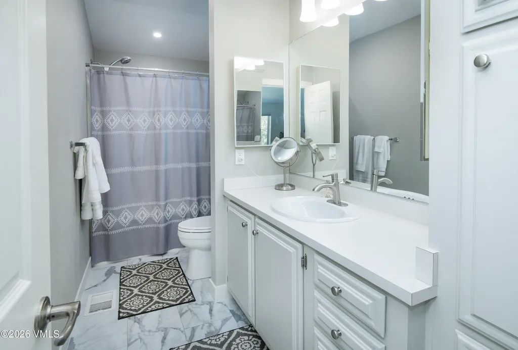 207 Navajo Road Gypsum CO 81637