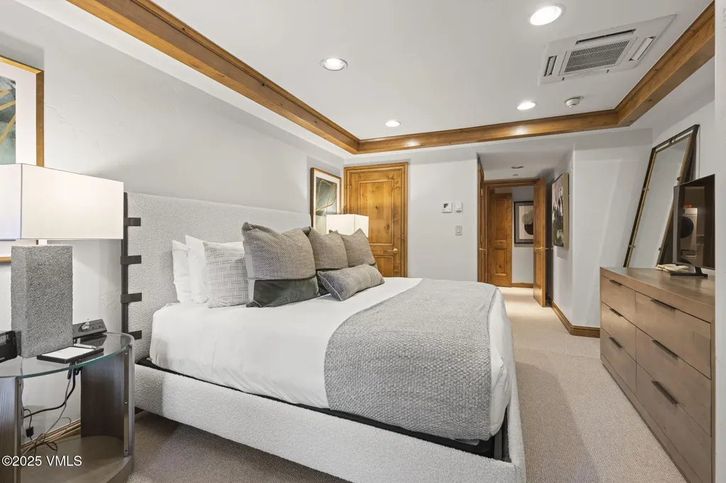 352 E Meadow Drive Vail CO 81657