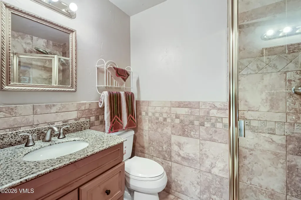 1061 W Beaver Creek Boulevard