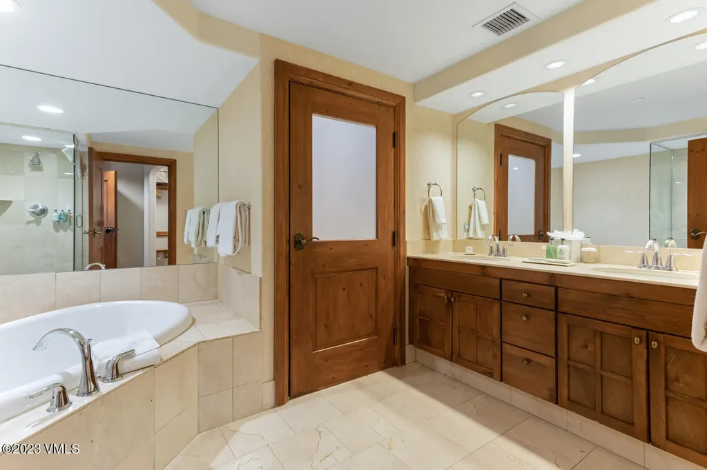242 E Meadow Drive Vail CO 81657