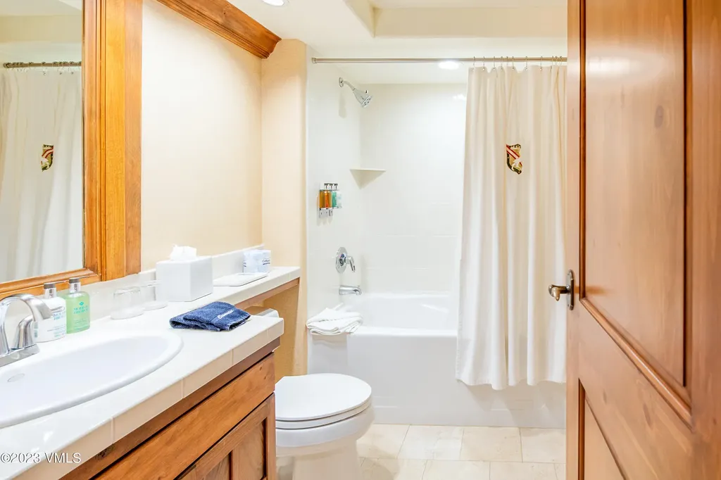 242 E Meadow Drive Vail CO 81657