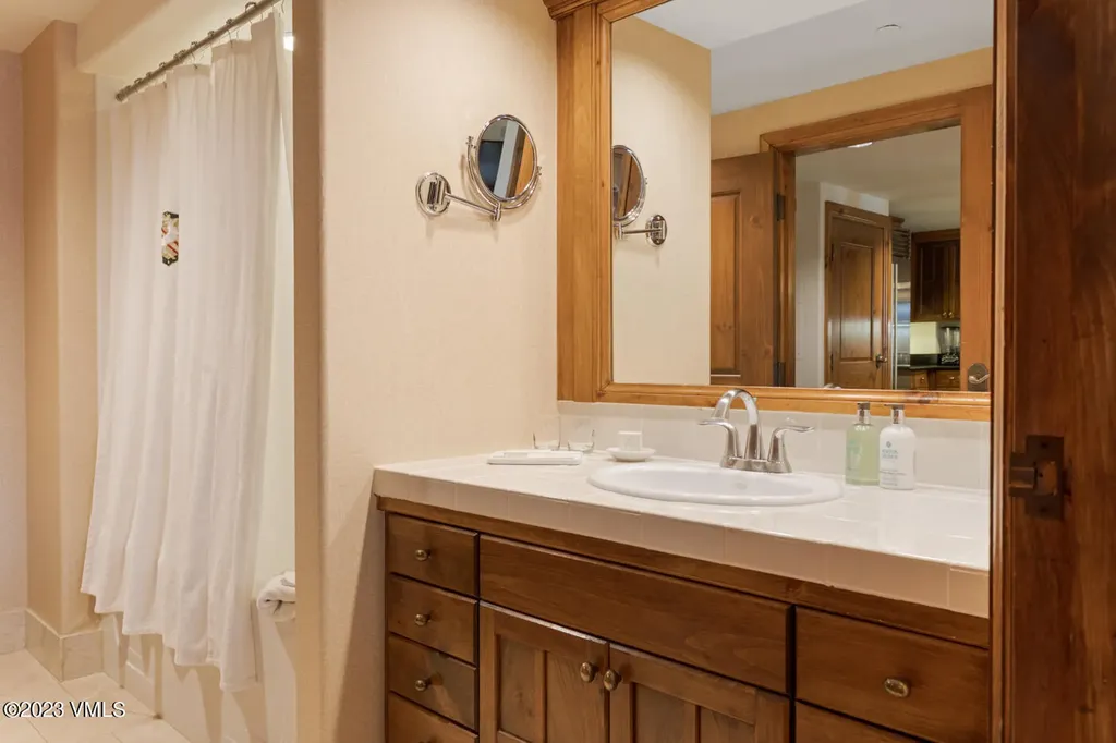 242 E Meadow Drive Vail CO 81657