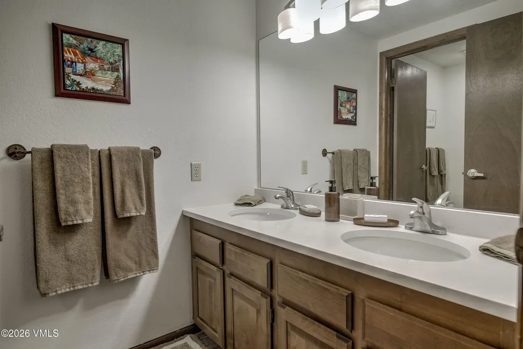 4594 Meadow Vail CO 81657