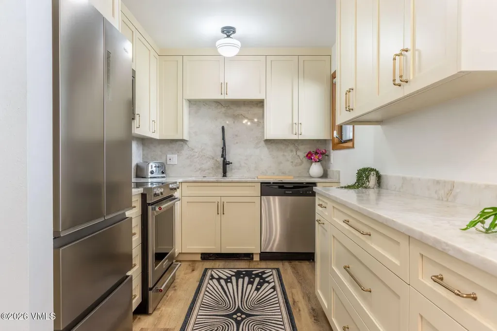 1480 Buffehr Creek Road Vail CO 81657