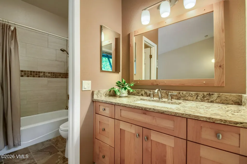 2570 Kinnickinnick Road Vail CO 81657