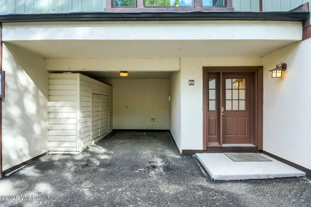 2570 Kinnickinnick Road Vail CO 81657