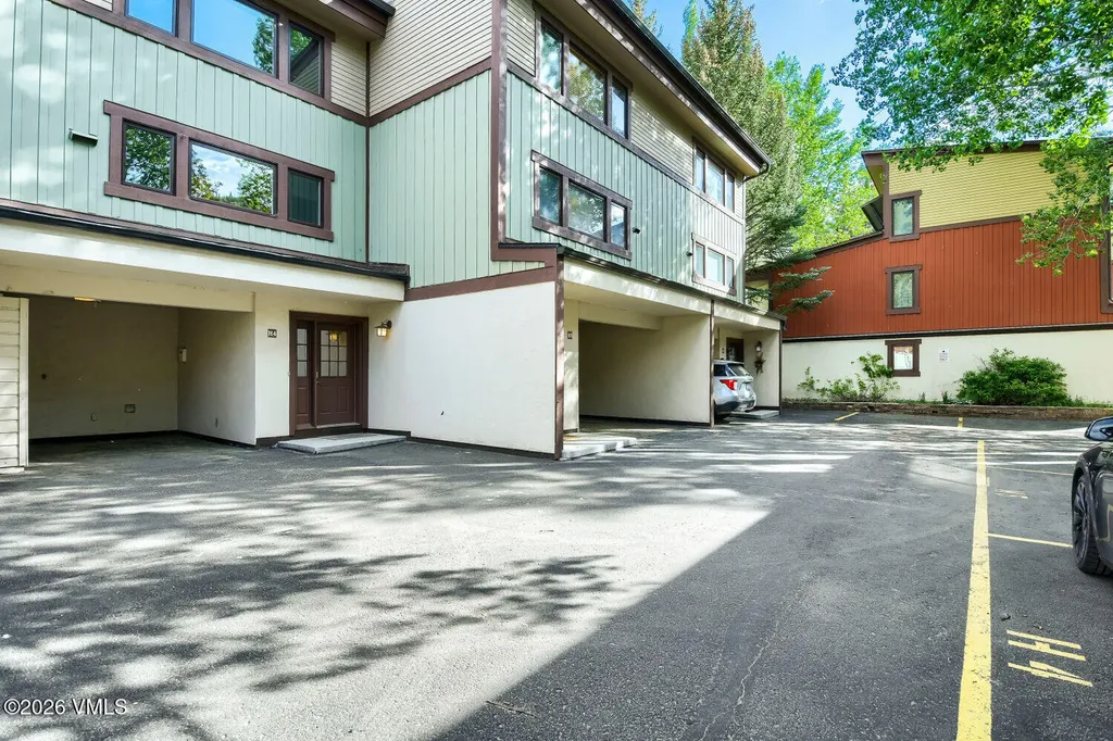 2570 Kinnickinnick Road Vail CO 81657