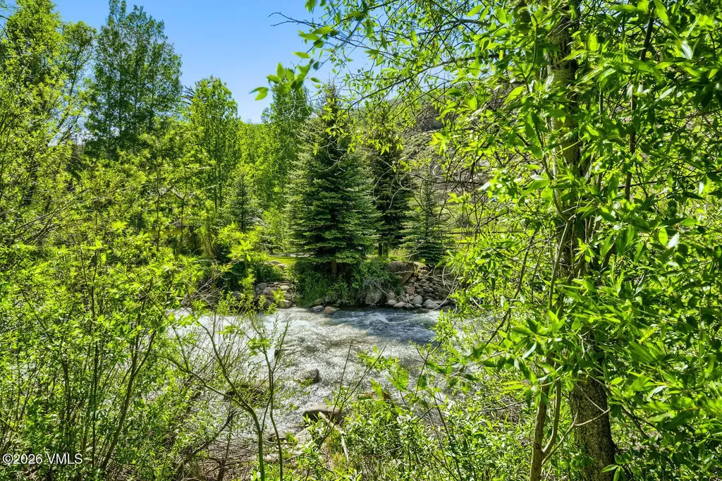 2570 Kinnickinnick Road Vail CO 81657
