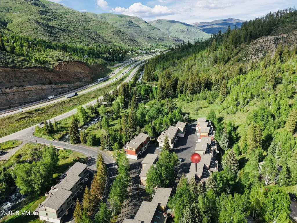2570 Kinnickinnick Road Vail CO 81657