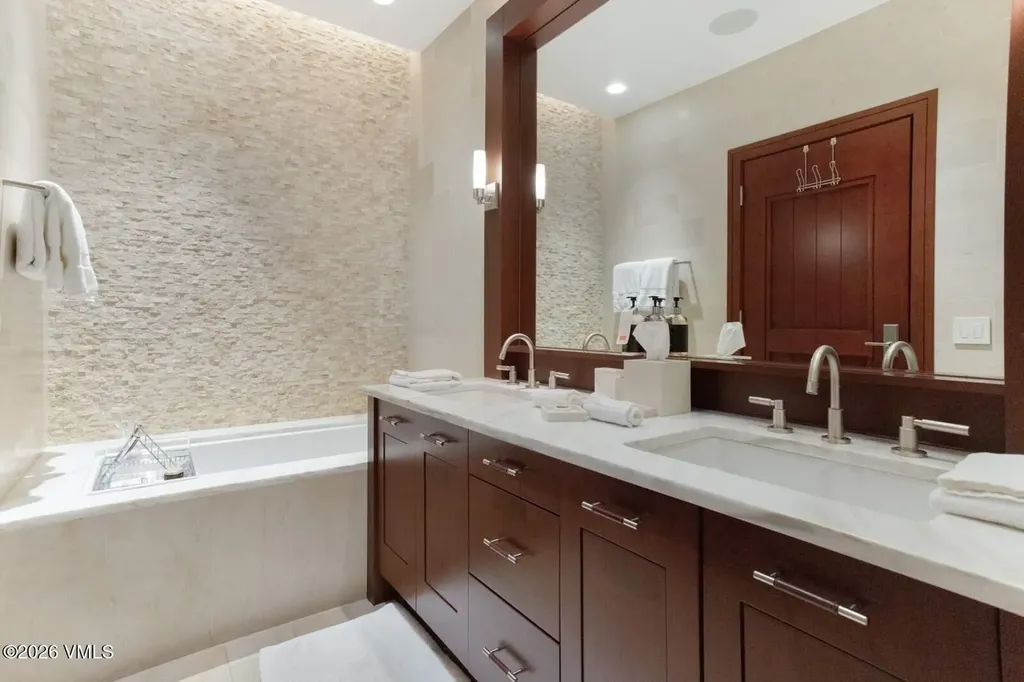 141 E Meadow Drive Vail CO 81657