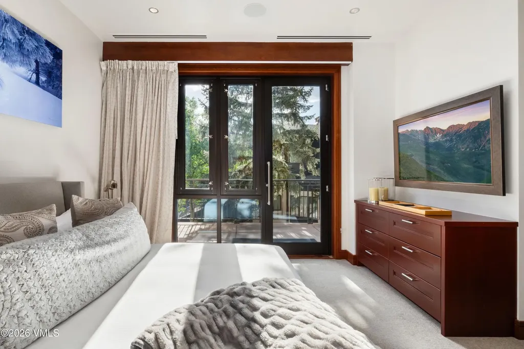 141 E Meadow Drive Vail CO 81657